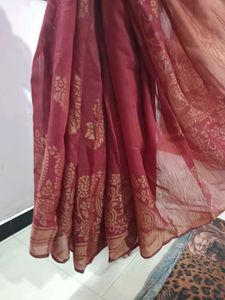 Maroon &amp; Gold Floral Saree