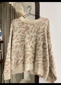 URBANIC ZEBRA PRINT SWEATER