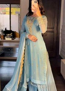 Designer Freeze Fabric Kurti And Pant