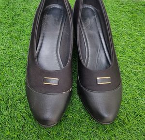 Women Black Formal Shoes