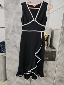 Chic Black Dress