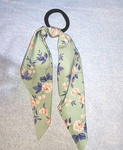 Floral Hair Tie 🌸