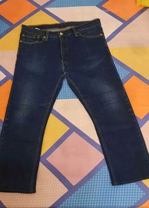 Levi&#39;s Dark Wash Jeans