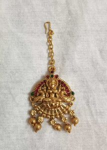 Elegant Traditional Jewelry Set