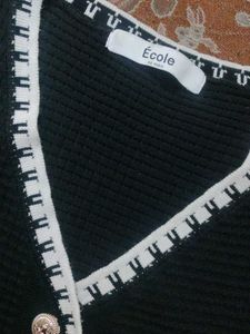 Korean Black Top