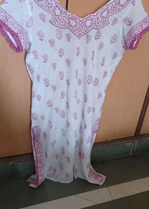 White Embroidered Kurta With  Chiffon Chunni