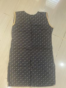 Sleeveless Cotton Black Kurta