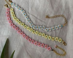 Daisy Beaded Bracelet Set