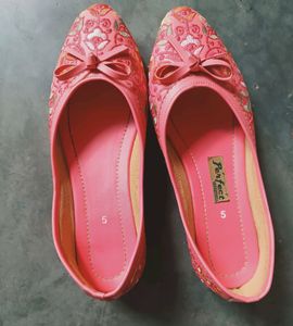 Full Embroidery Jutti