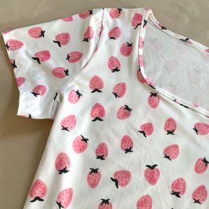 🍓Pastel Strawberry print white A line top🍓