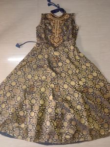 😍Gorgeous Ethnic Festive Gown For Women 💙✨💅