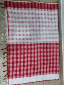 Red &amp; White Checkered Saree(2 Blouse Pieces)