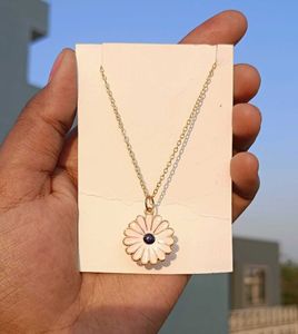 White Flower Gold Plated Pendant Set 🌸