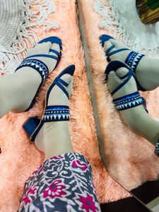 Boho Chic Navy &amp; White Toe Ring Sandals