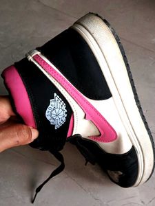 Stylish NIKE Sneakers