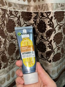 Garnier Vitamin C Serum Cleanser