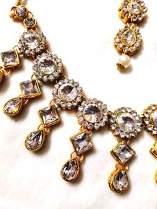 3 Pair Necklace Set...