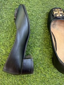 Tory Burch Close Toe Pum Hill