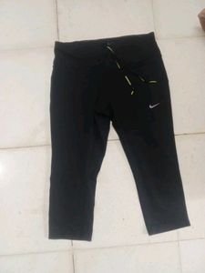Nike Black Capri Leggings