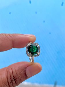 Adjustable Finger Ring Green Stone