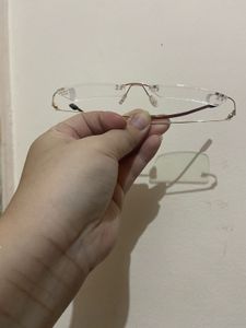 Stylish clear spectacle