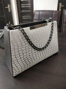 Voguish Sling Bag