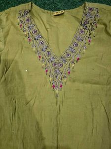 Embroidered Green Kurta