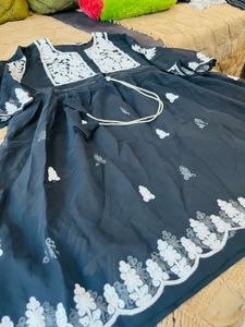 Black Embroidered Chiffon Kurti In Xl