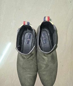 Tommy Hilfiger Ankle Boots (Almost New)