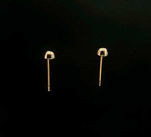 Minimal Anti‑Tarnish Gold Tone Stud Earrings Light