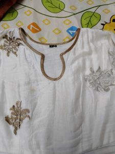 Elegant White Embroidered Kurta