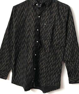 Black striped shirt⚡