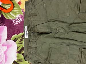 A Cargo Jeans