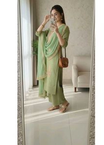 Elegant Green Embroidered Kurta Set