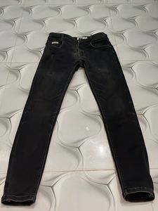 Jeans Size 28