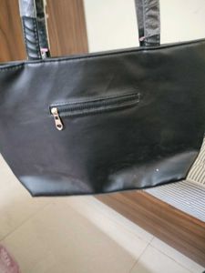 It&#39;s Handbag &amp; New I Bought This For College Use.