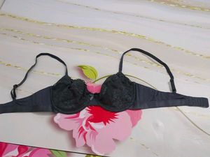 (1300)Lace Detail Bra - Size30