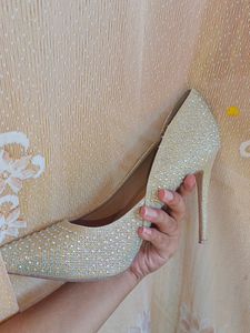 rhinestone pointed-toe pump heels