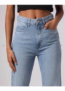Chic Women&#39;s Light Blue Bootcut Denim Jeans