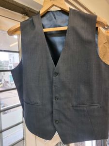 Men&#39;s Navy Blue Suit