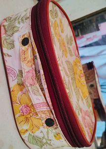 Stylish &amp; Functional Makeup Pouches