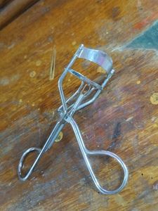 Eyelash Curler - Beauty Tool
