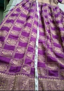 Ethnic gown with lining