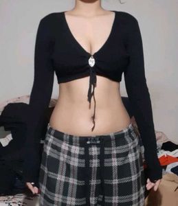 Black Long Sleeve Crop Top