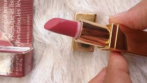 Estee Lauder Lipstick