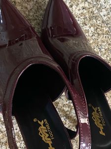 Winter/fall  perfect Burgundy Heels(unused)