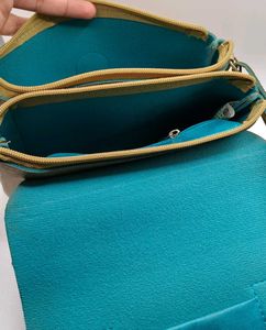 Baggit Lmp Monili Flori Gold Sling Bag