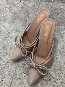 Nude Heels GNIST