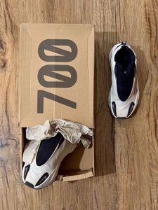Yeezy x adidas 700 MVN Sneakers Unisex