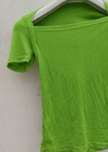 Trendy Ribbed Top.